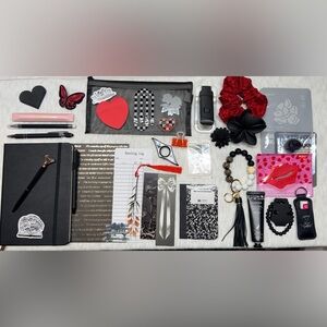 🖤❤️ Black with a touch of red Decorative Bookish Accessories